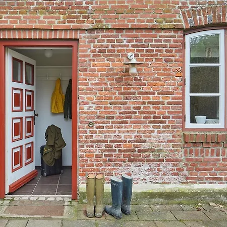 Gut Hohenstein - Stellmacherhaus * Barkelsby